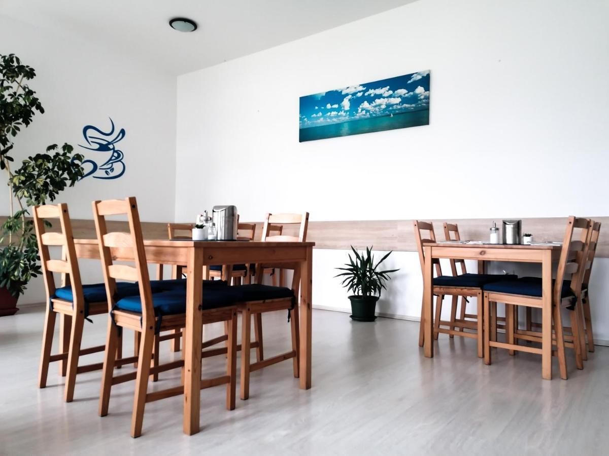 Hotel Pallone Balatonfured Bagian luar foto