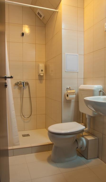 Hotel Pallone Balatonfured Ruang foto
