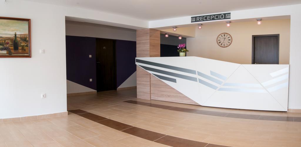 Hotel Pallone Balatonfured Bagian luar foto