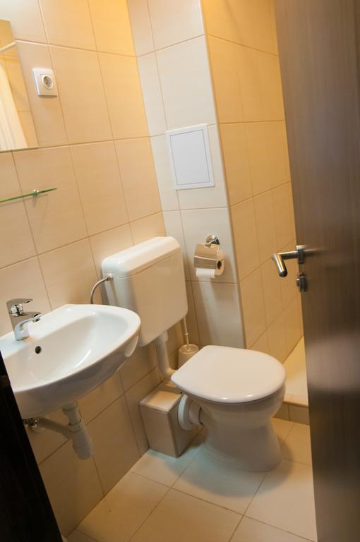 Hotel Pallone Balatonfured Ruang foto