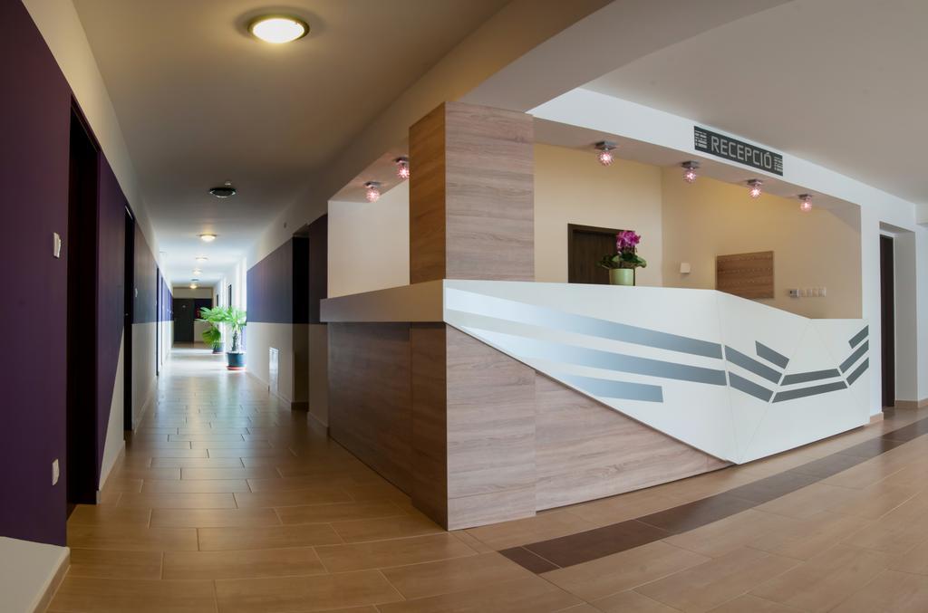 Hotel Pallone Balatonfured Bagian luar foto