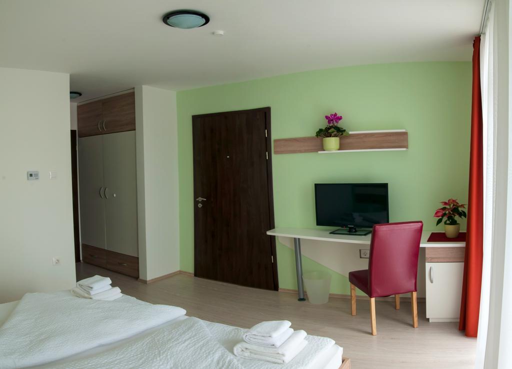 Hotel Pallone Balatonfured Ruang foto